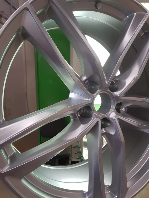 Audi R20